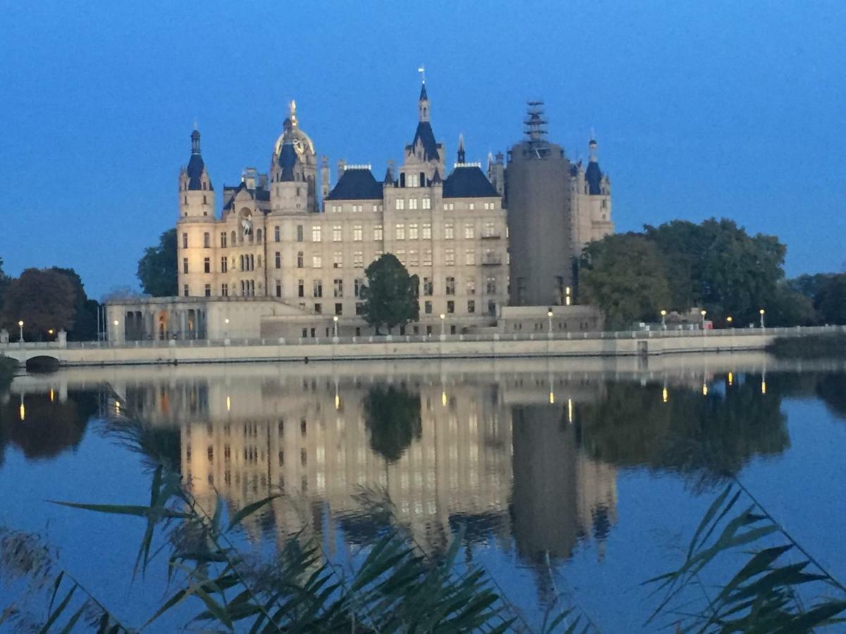 Schlosspark Residenz Schwerin  Exterior foto